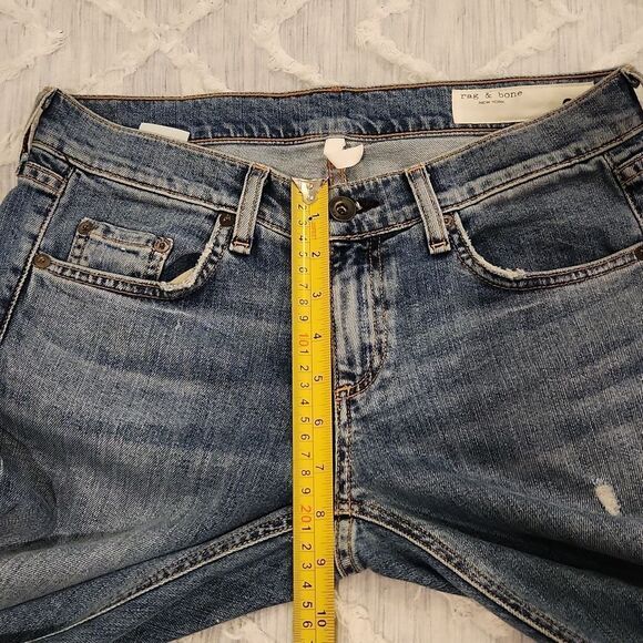 Medium wash, super soft, distressed Rag&bone skinny jeans w/distressed hem sz25! - Picture 11 of 13